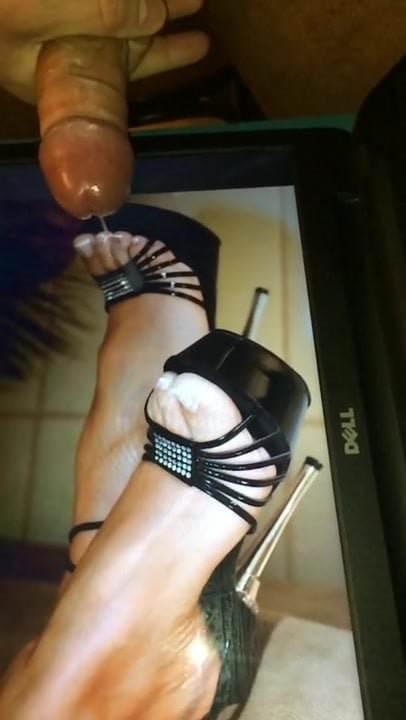 彼女の美しいかかと