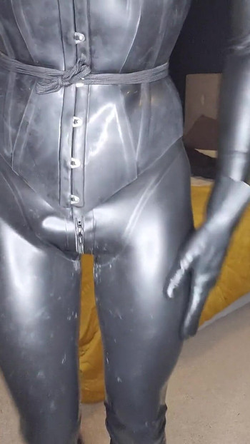 صنم اللاتكس Tgirl