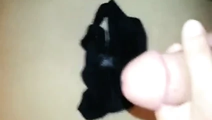 cumming üzerinde yıpranmış külot