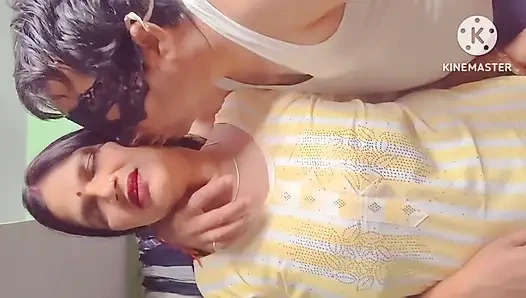 Noida'dan arkadaşım karımı yatağımda bıraktı
