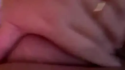 Teen masturbiert
