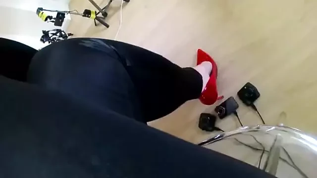 Playing in black thight pants slomo thick calves shak