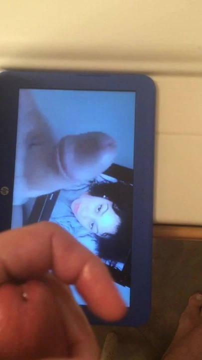 TributeQueens Erin gets cum from two dicks
