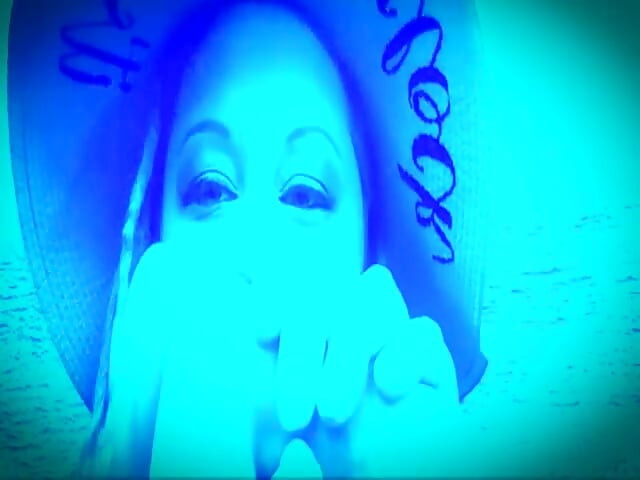 캠프 Sissy Boi 훈련일 1 계집애 클리토리스 Vs 진짜 남자 자지