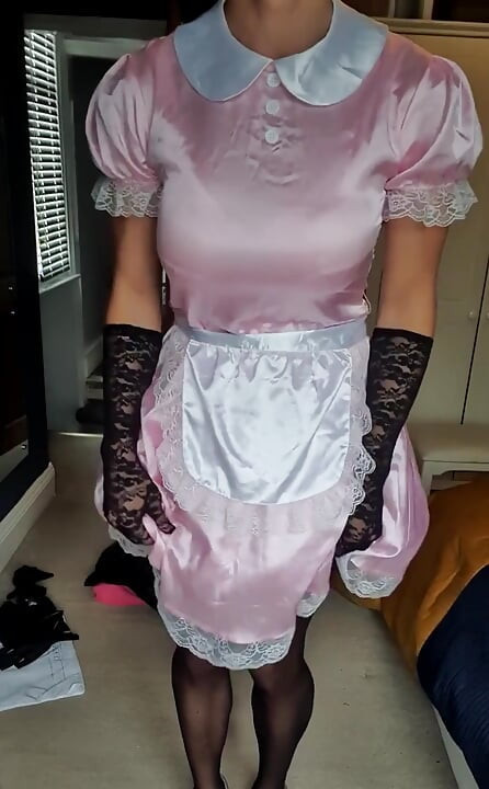 Ροζ υπηρέτρια και βύσμα στον πισινό