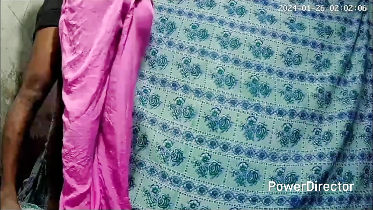 Indiska stora bröst och pappasex i djungeln