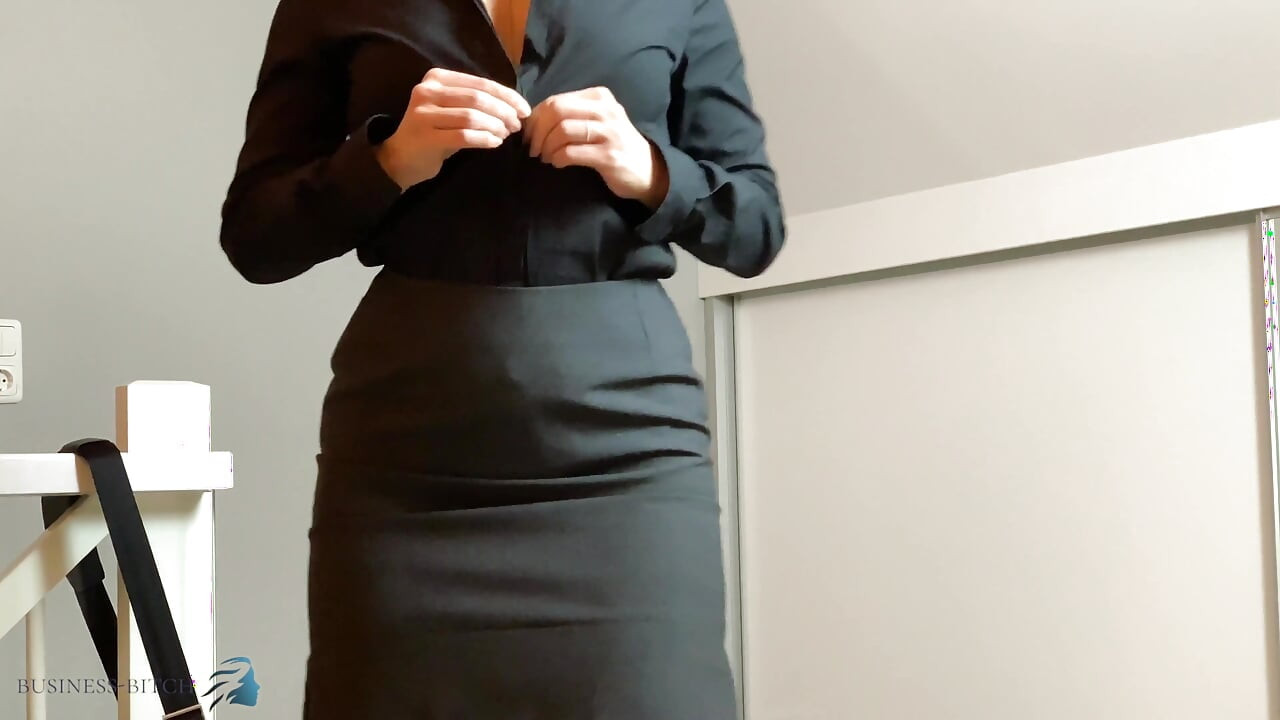 Osobisty asystent dostaje orgazmu w dupę