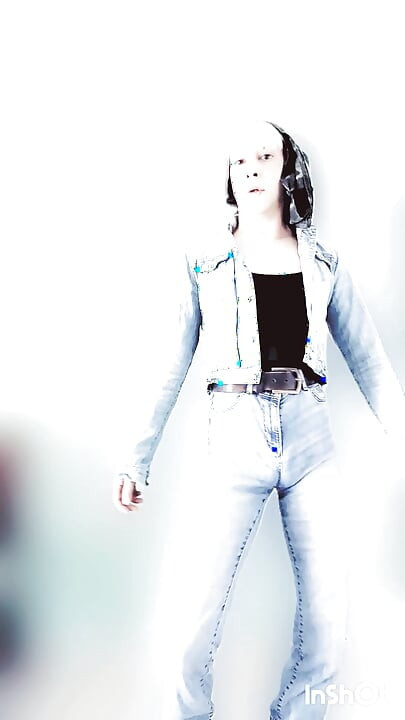 Crossdresser in Jeans webcam show