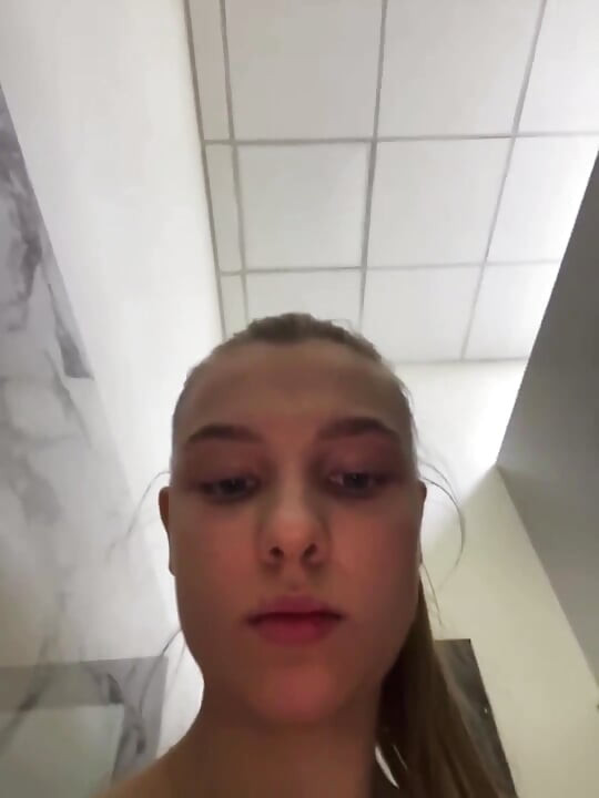 Prima dată când fut anal în public