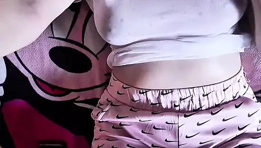 Itu keuntungan melakukan seks tanpa pelindung dengan teman pacarku setiap hari.