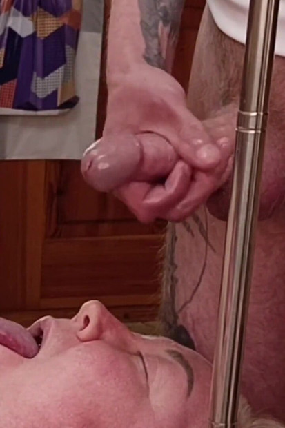 Jerking off to Fill My Mother-in-law's Mouth with Cum