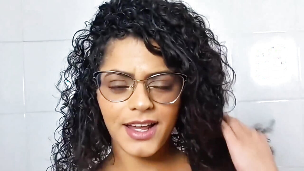 Brazilian Big Ass Sensualizing for Her Stepdad