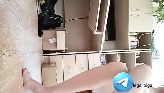 Репетиторша заставляет нюхать трусы!