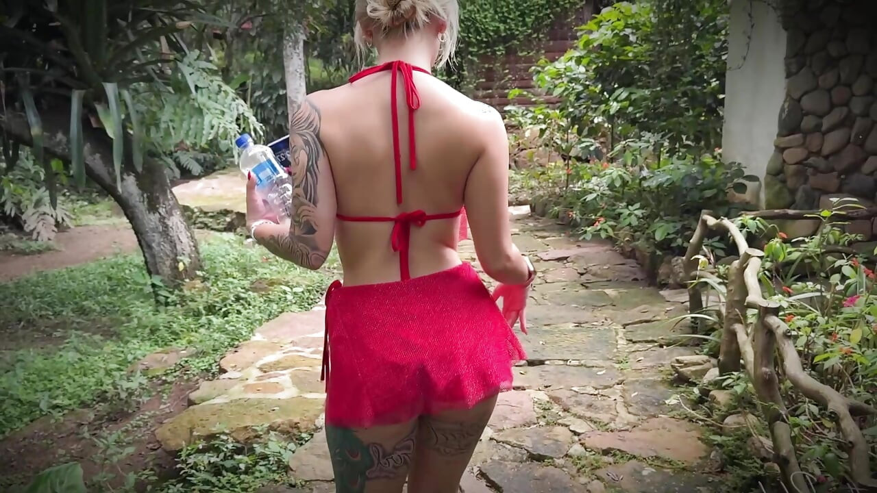 Aku Pergi Jogging Dengan Temanku Di Hutan Dan Berakhir Dengan Penisku Di Mulutnya Dan Ejakulasi Di Lidahnya
