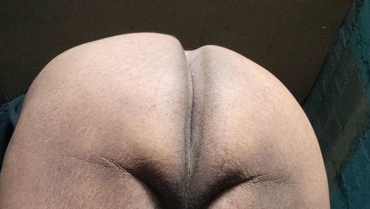 Chubby showing ass and body