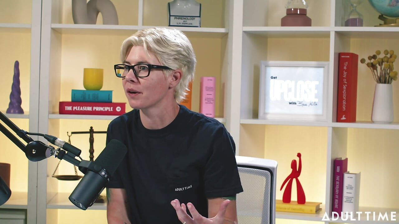 Khloe Kingsley chorreando en cámara y banderas rojas | el podcast de tiempo para adultos
