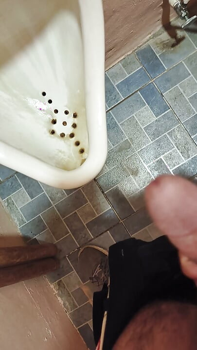 Man jerks off at work and wants to find someone to record Nicaragua with carazo
