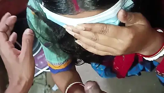 Nyonya melunasi gaji murid pribadinya dengan menidurinya.