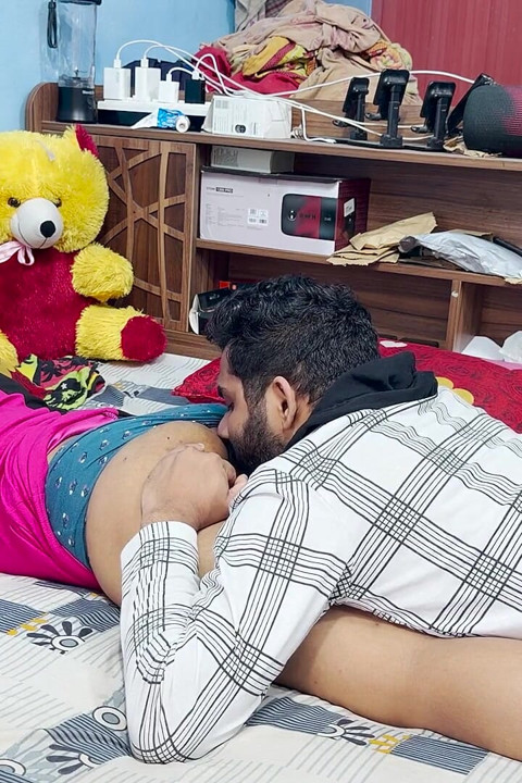 Malayali Girl Boss Hot Hard Fuck with Men Staff in Bedroom
