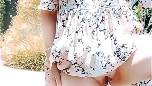 Horny west aussie displays gaping cunt by the side of the road