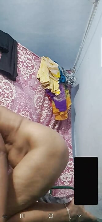 Tamil aunty playing boobs and pussy