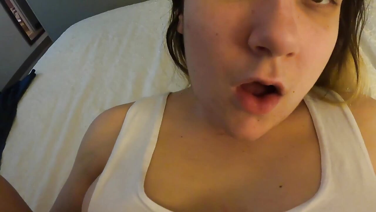 Cheating Pregnant Wife Gives Stranger a BJ in Men’s Room