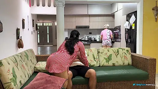 Bu karımın en iyi arkadaşı ve onu önünde siktim!