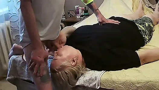 Coli kontolku sampai crot di dalam memek pacarku