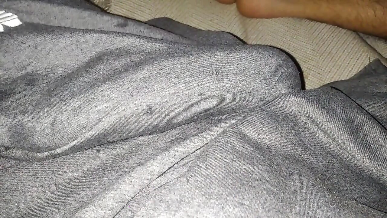Naughty Big Cock Gets Masturbated Until He Ejaculates!hairy Legs,nice Feet!