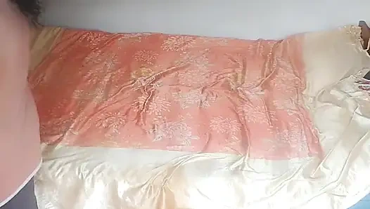 Mami in modal dress performance