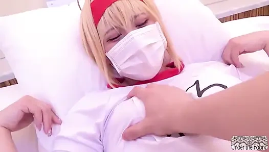 Переполнение ритуальное тепло, когда безрассудная королева вспыхивает в трепете всплесков, пока мое тепло успокаивается до ее самой ушлой точки.