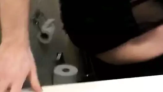 Giyinip oynuyor sutyen, külot, horoz, tayt, eşek