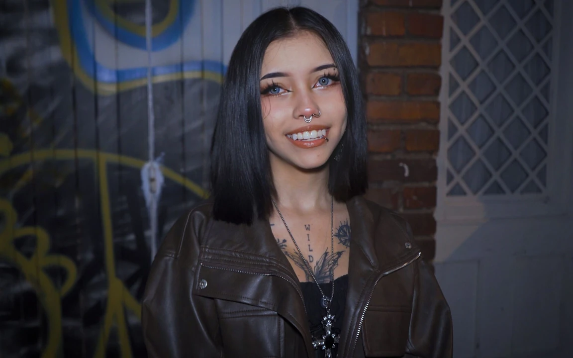 我可以修复她 - 哥特女孩遇到她的前任