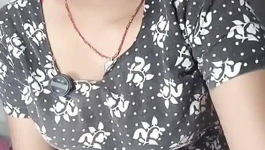 Desi girl dildo dal ke pussy ki pani nikali land nahi hai to hindi audio desi girl masturbation