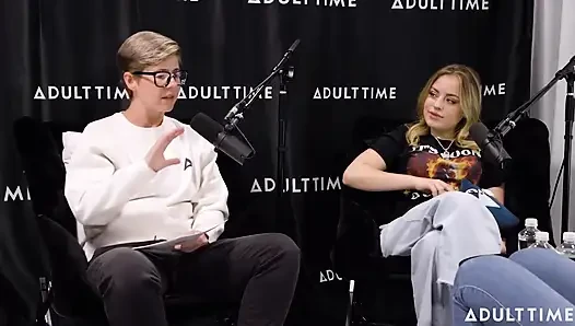 Gizelle Blanco ve Anna Claire Feromonları Bulutlar, Makaslama ve Çalı | Adult Time Podcast