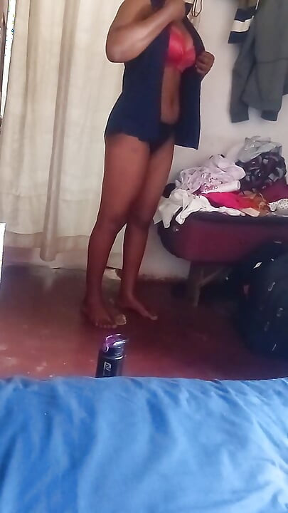Morena Africana Natural Mostrando Tudo No Quarto