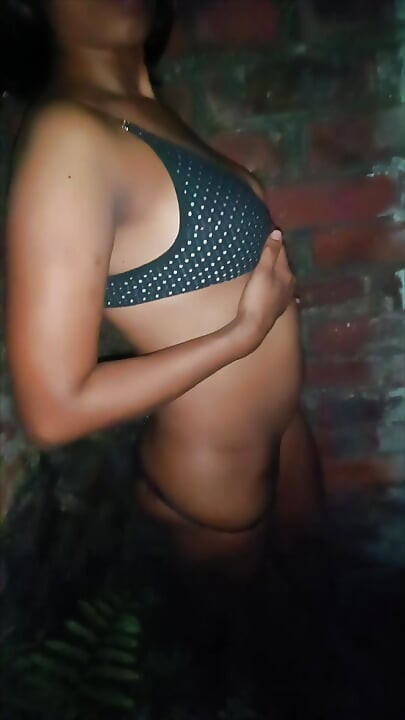 Seducing in outside