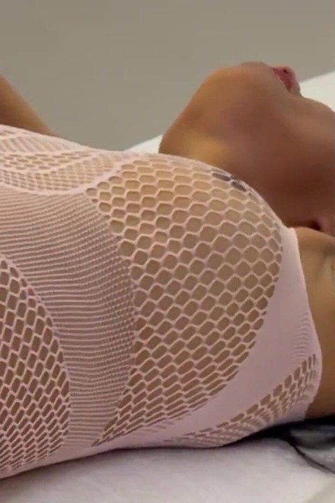 O presente perfeito. 12 vestidos, 12 posições