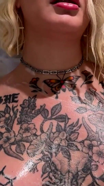 Memorable moment from "GROOBYGIRLS - Daisy Chains Dripping with Temptation"
