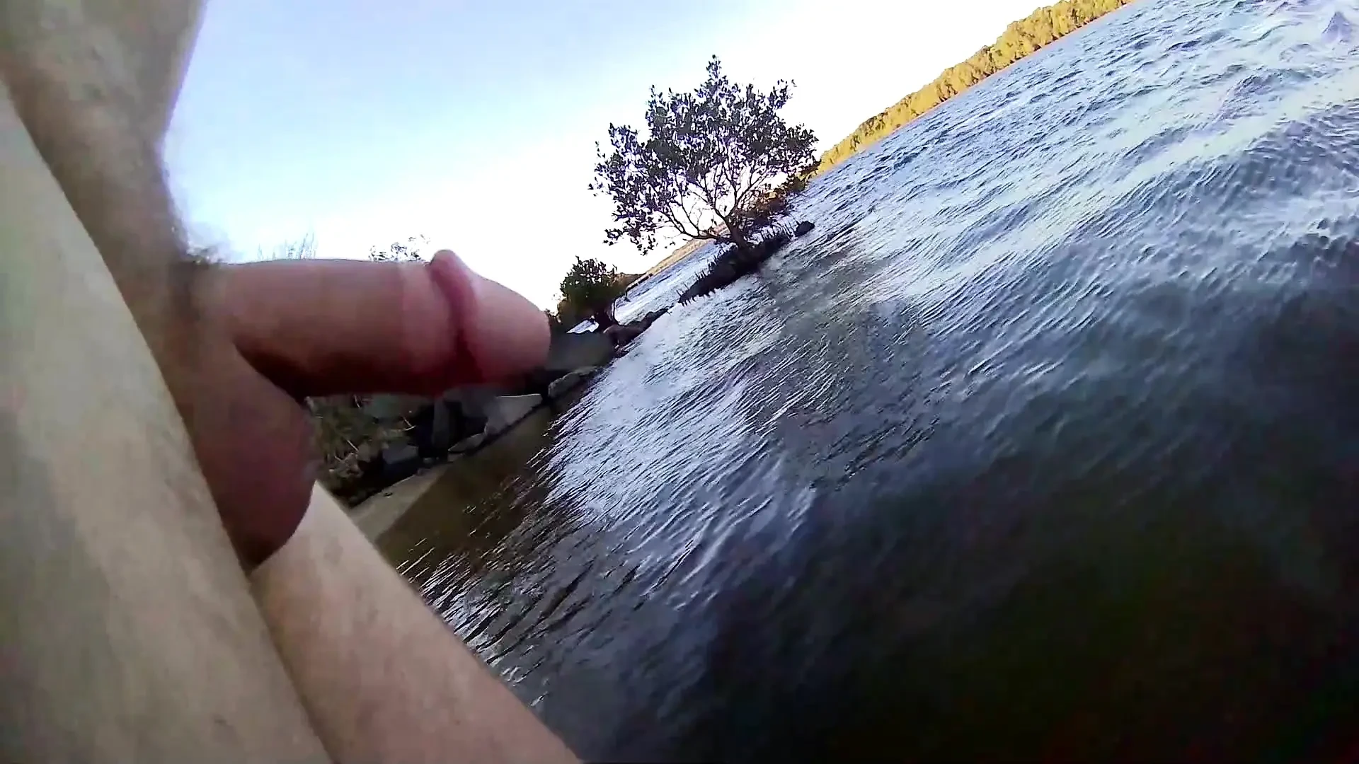 Chycen při činu? Creekside zábava na slunci