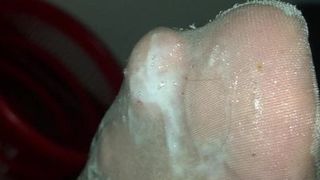 Mann spritzt Sperma über meine nylon Füße in Sexkino Nordhorn