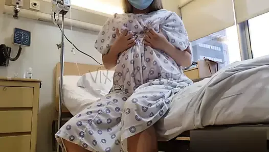Ryzykowna publiczność - napalony pacjent tryska w szpitalnym łóżku - wirusowy