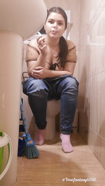 Xem tôi trong nhà vệ sinh 2