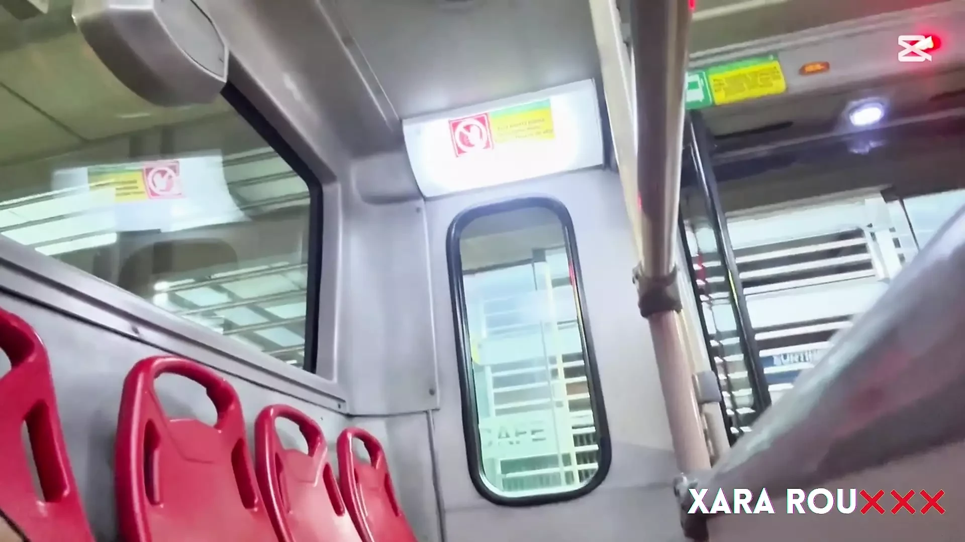 Metroda çok ateşli mastürbasyon yapıyorum