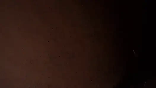 Assamlı kız elle muamele ve parmaklama aşk amını ve göğüslerini gösteriyor