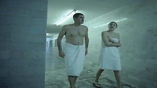 Cena de sexo nu na sauna (celebridade)