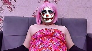 Sexy clown couture: lingerie quente e maquiagem fofa