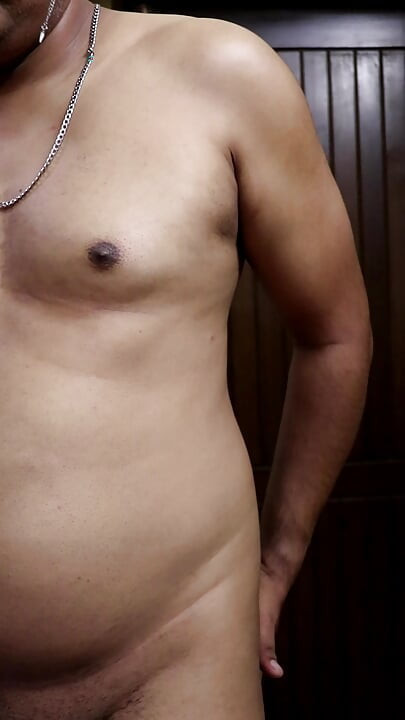 Sexy Desi Nude Boy Exposing His Big Beautiful Ass infront of Public
