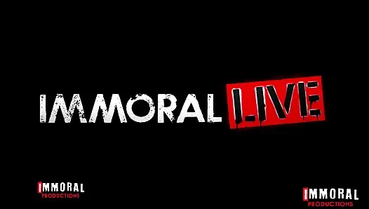 Смотри, как Victoria Zdrok кричит до оргазма на члене Дэна!