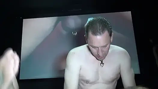 Tiba-tiba semua pria sange di ruangan bioskop! Pesta ngentot terbesar yang akan kamu lihat!